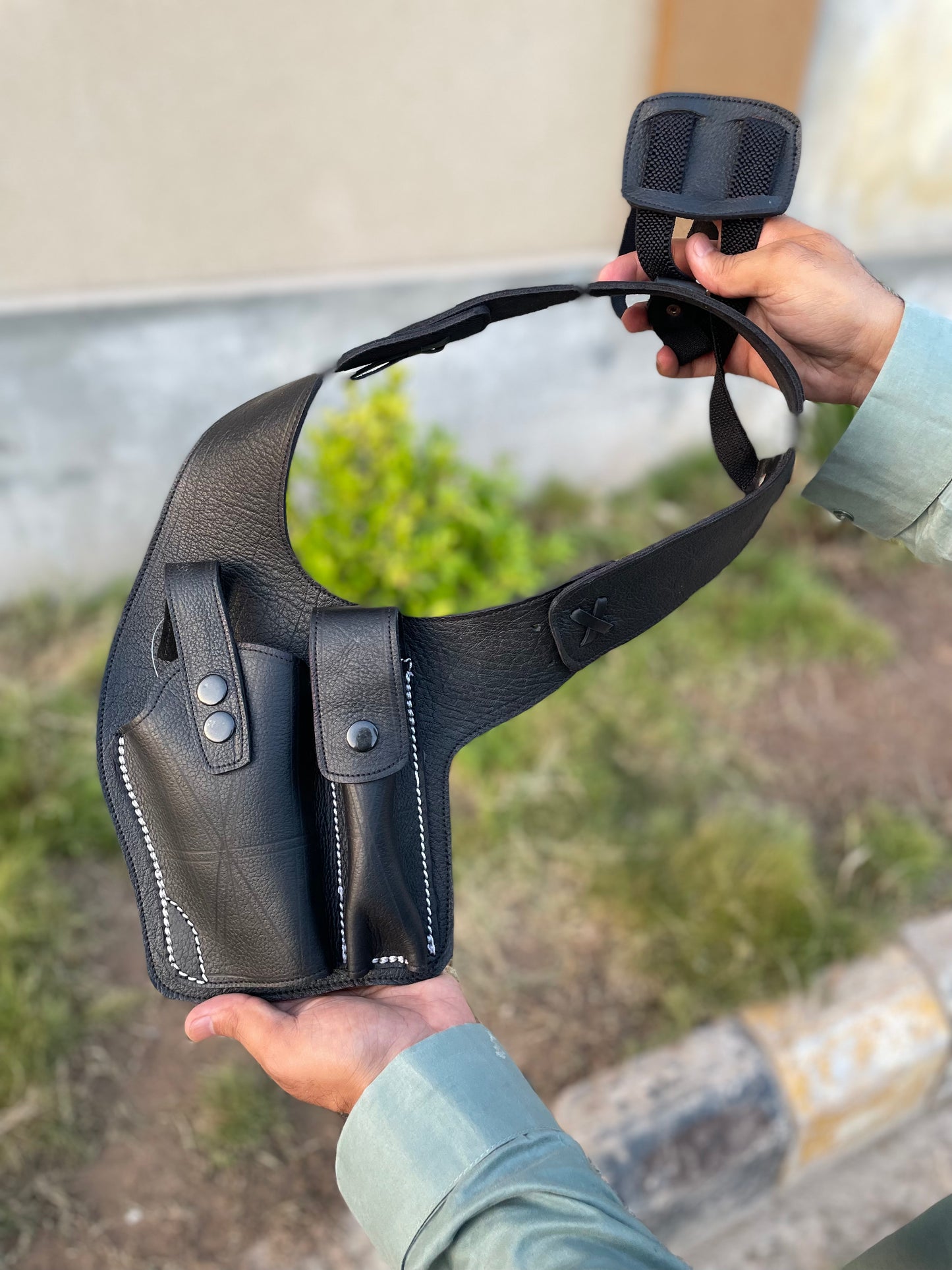 Side shoulder Holster with single magazine