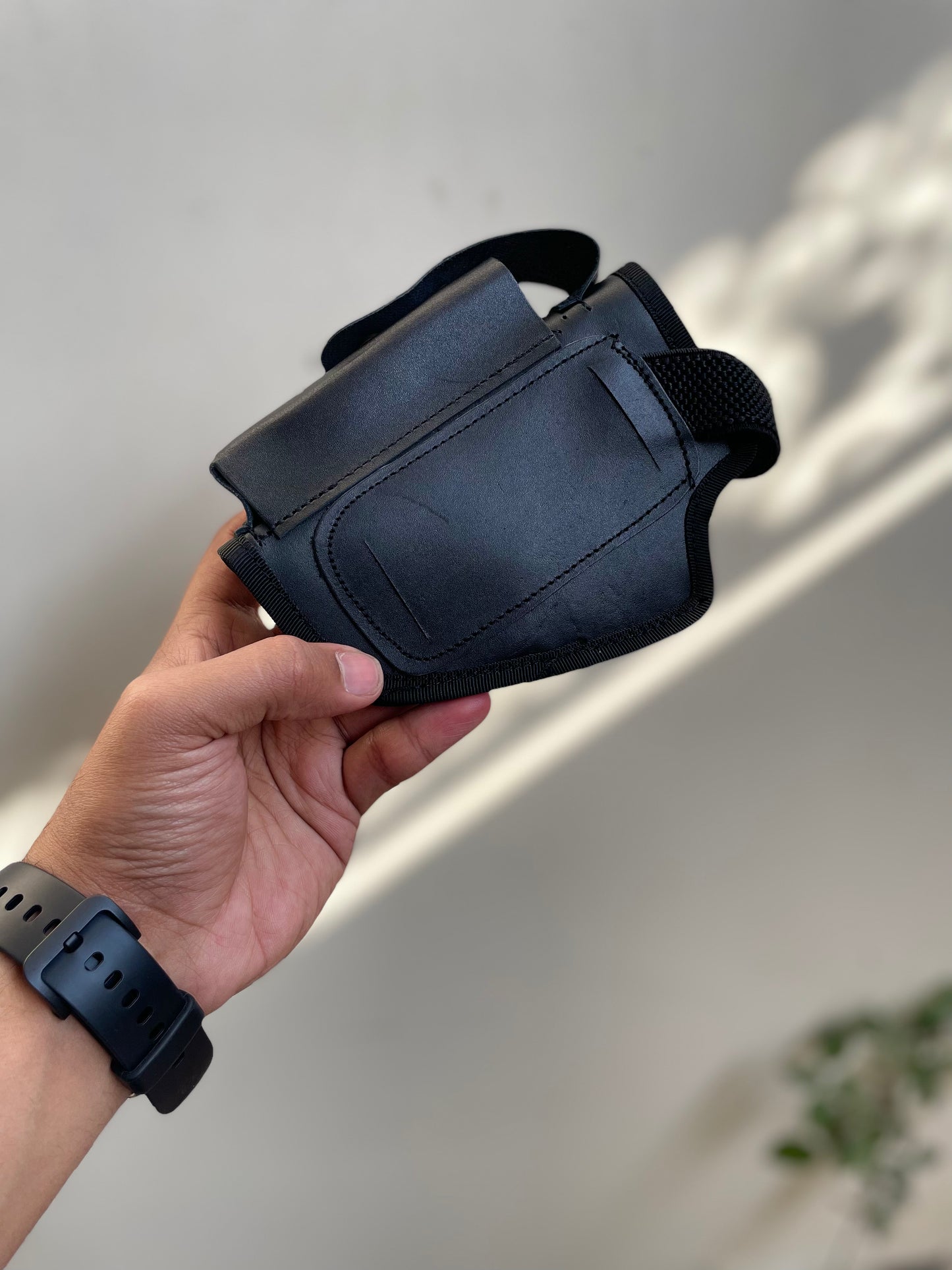 3 in 1 deal, 1x Black round belly belt, 1x leather iwb/owb clipper, 1x cleaning kit