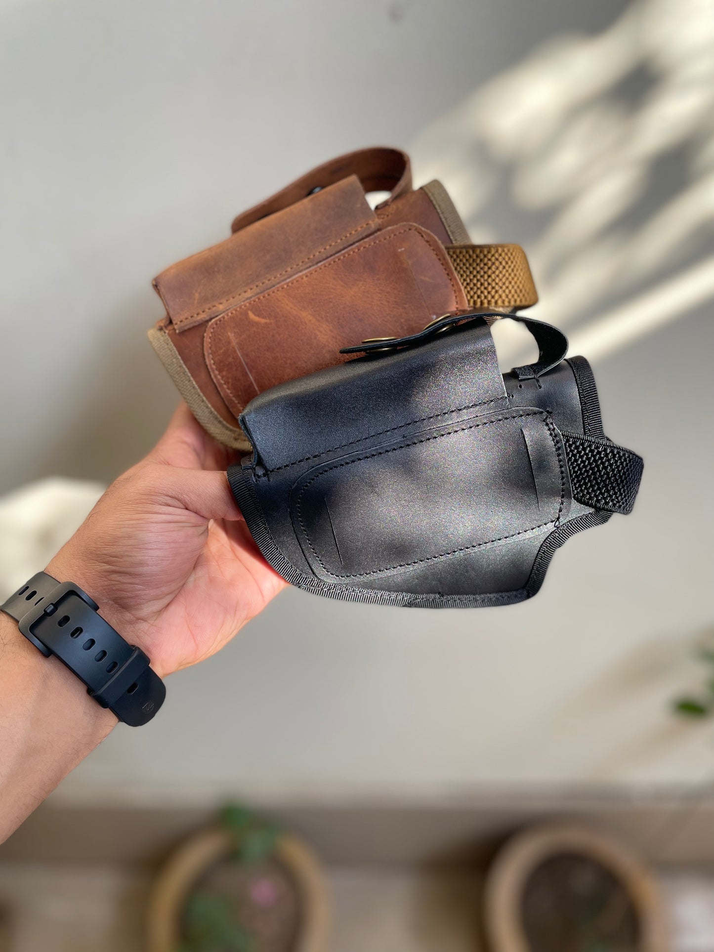 3 in 1 deal, 1x Black round belly belt, 1x leather iwb/owb clipper, 1x cleaning kit