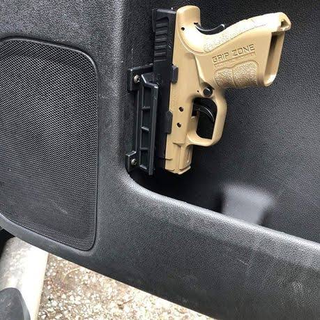 Magnetic handgun mount